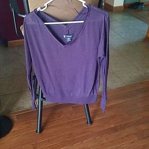 Long sleve v neck AE shirt